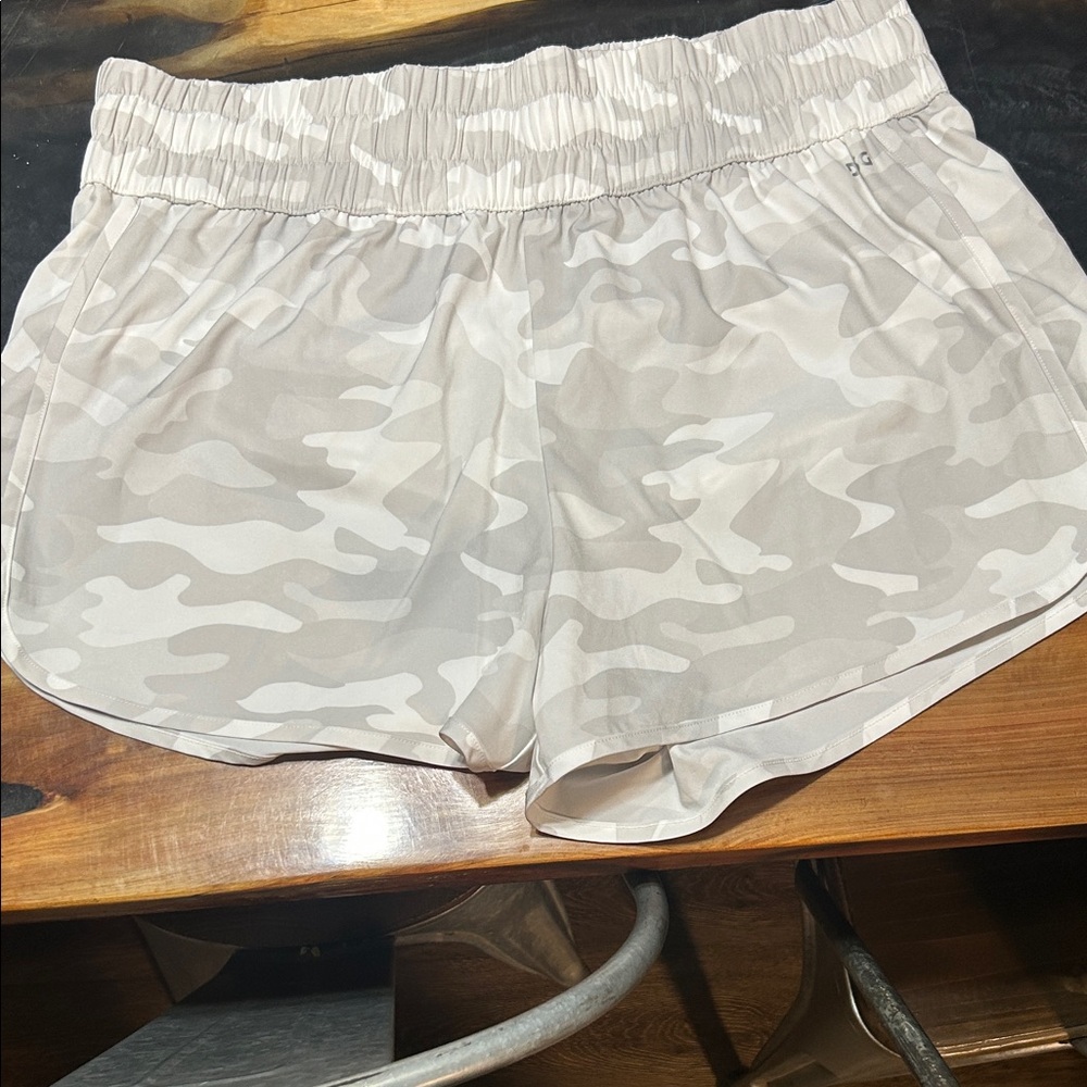 DSG Women's Light Camo Athletic Shorts
